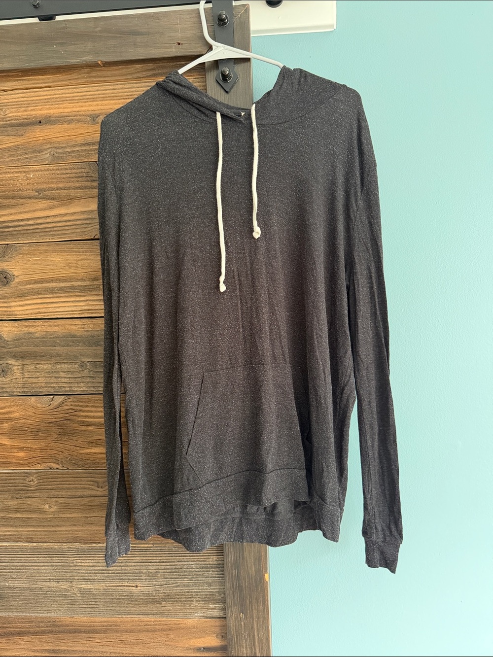 Men's Lightweight Hooded Long-Sleeve Shirt - Charcoal heathered